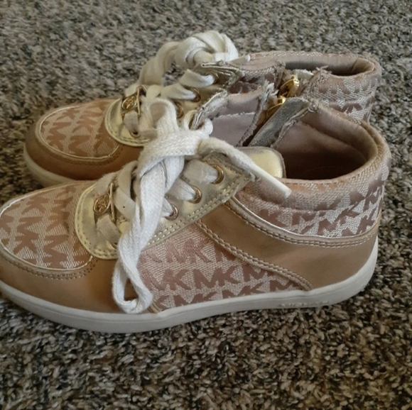 Michael Kors - Picture 4 of 5